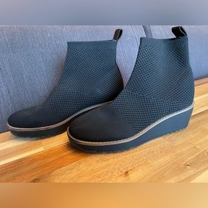 BANDOLINO BLACK WEDGE BOOTS REISSA KNIT HEELED ANKLE SOCK BOOTIES SHOES SZ 5.5M